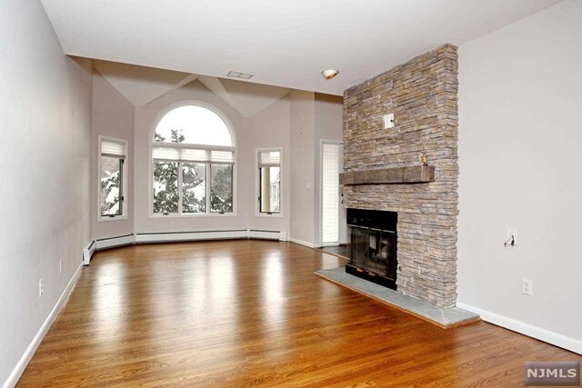 Building Photo - 412 Dogwood Ct