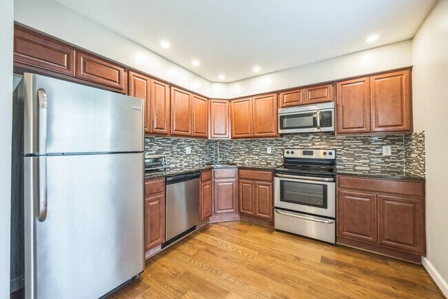 Building Photo - Charming 2BR Townhome in Marlton