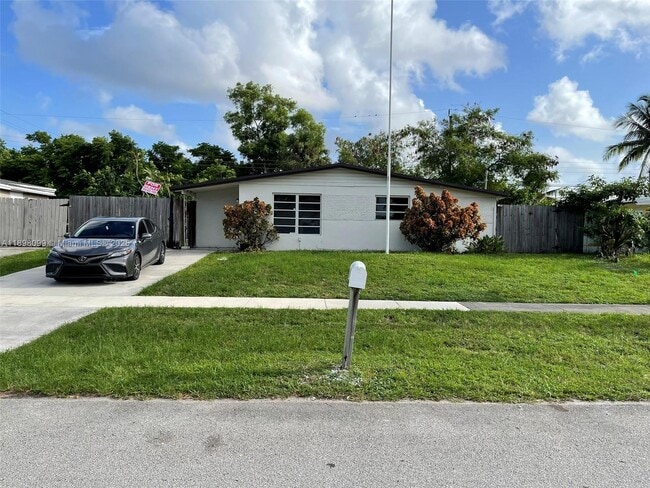 Foto del edificio - 5751 SW 38th Ct