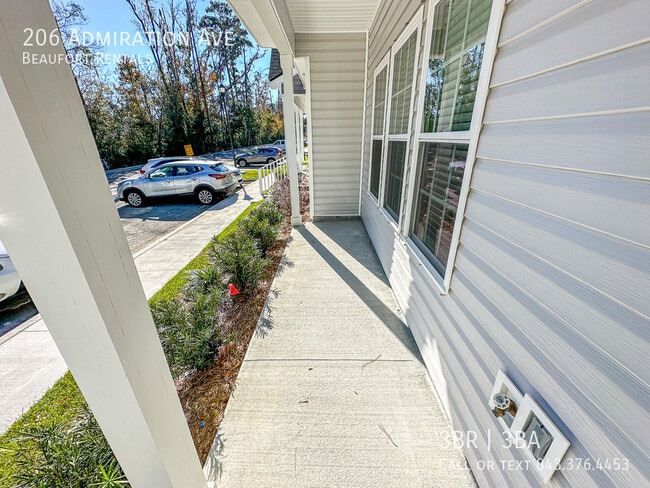 Building Photo - 206 Admiration Ave