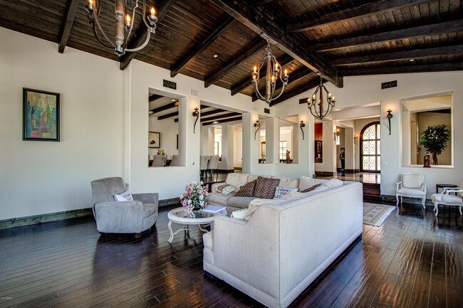 Foto del edificio - 6303 N 33rd St