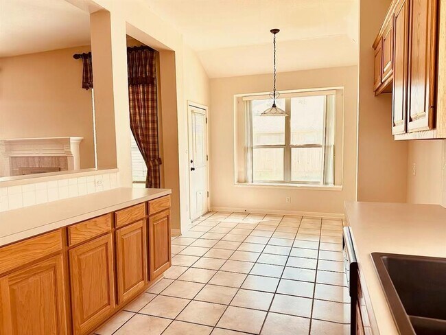 Building Photo - 1104 Hunter's Creek Dr