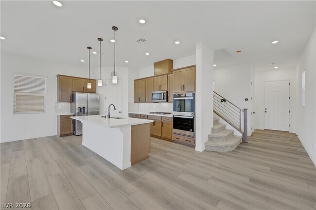 Building Photo - 1570 Rock Kestrel St