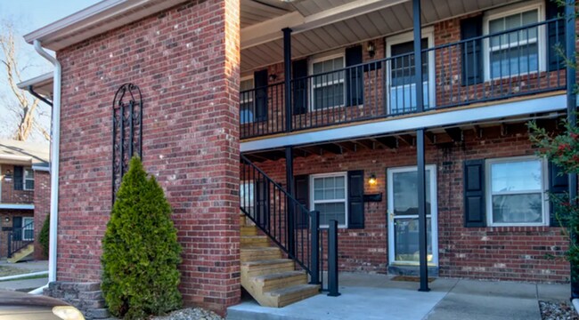 Porches delanteros acogedores - Gaslight Square Apartments