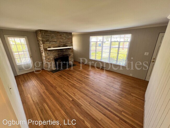 Building Photo - 4 br, 3 bath House - 548 WESTVIEW DRIVE