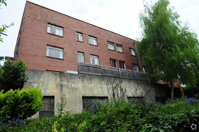 Building Photo - 105 Ward St