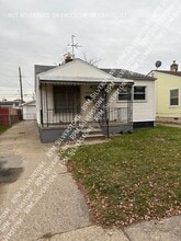 Building Photo - 6860 Continental Ave