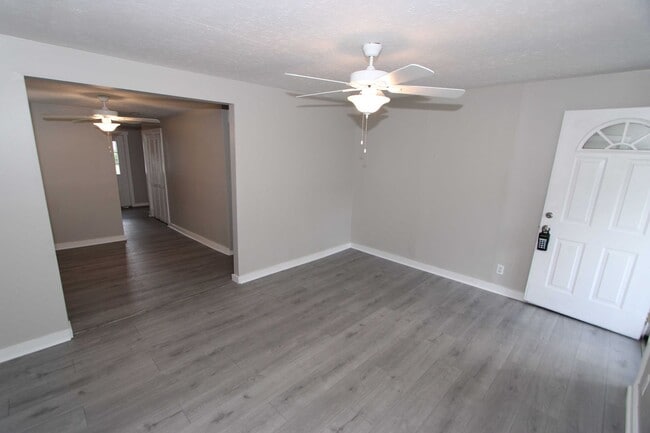 Foto del edificio - Quaint 2 Bedroom 1 Bathroom Ranch