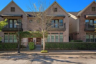Building Photo - 12 Riva Row