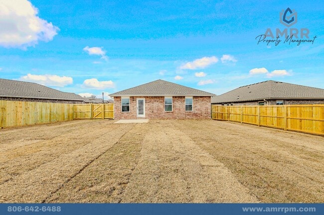 Building Photo - 208 SW Vicki St