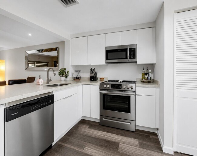 Foto del edificio - 8858 NW 48th St