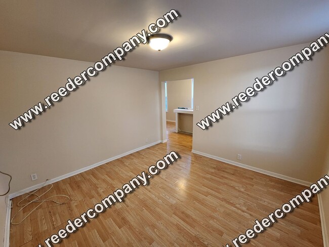 Building Photo - 4830 Cedar Avenue