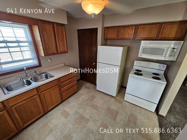 Building Photo - 941 Kenyon Ave