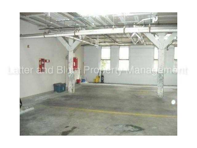 Foto del edificio - 404 Notre Dame St