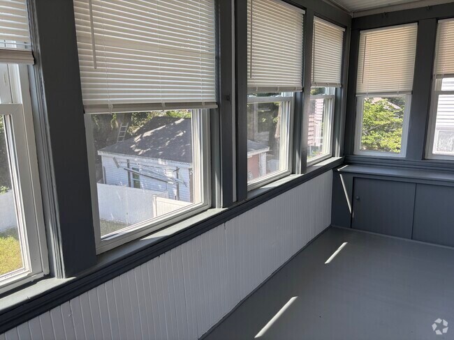 Building Photo - 32 Matchett St