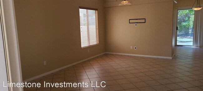 Building Photo - 3 br, 2 bath House - 1405 Iron Springs Dr