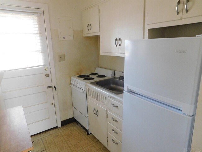 Foto del edificio - 122 N Willow Rd