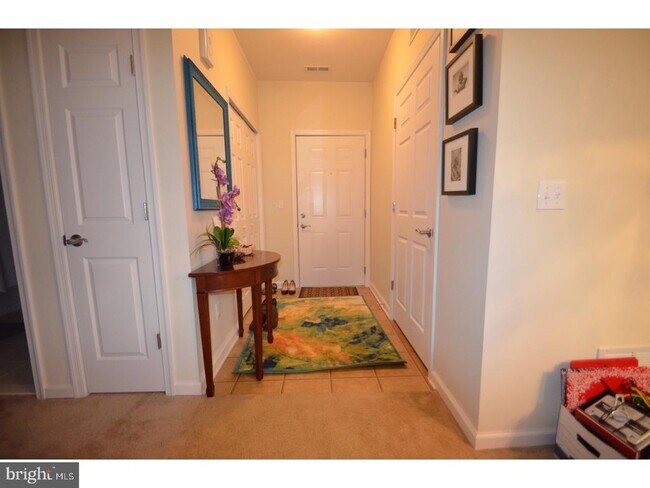 Building Photo - 1338 Sierra Dr
