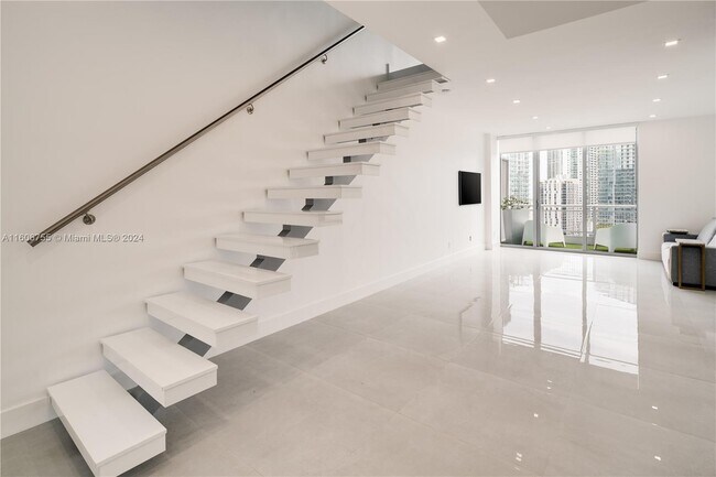 Foto del edificio - 690 SW 1st Ct