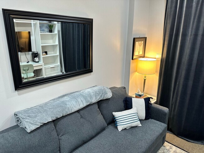 Foto del edificio - 717 Lancaster Ave