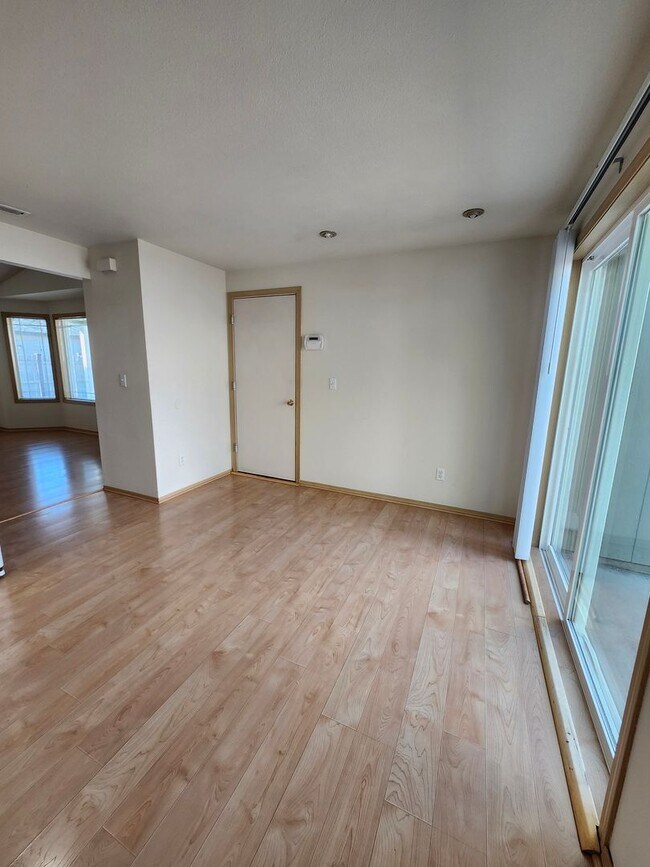 Foto del edificio - 9704 Welsh Dr