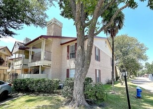 Building Photo - 2120 El Paseo St