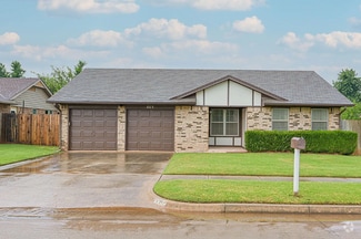 Building Photo - 663 W Perry Dr