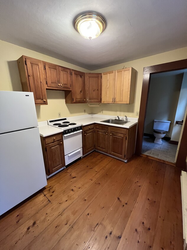 Primary Photo - 595 E Deering Rd