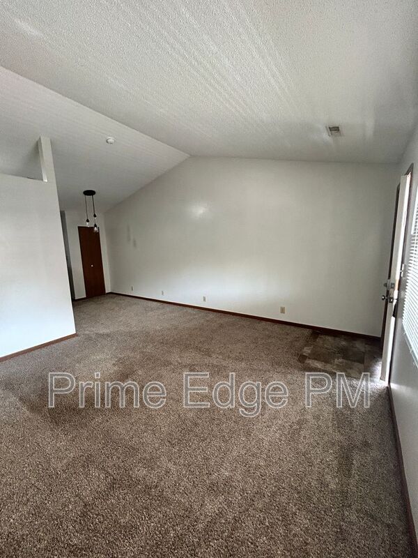 Foto del edificio - 4615 Prescott Ave