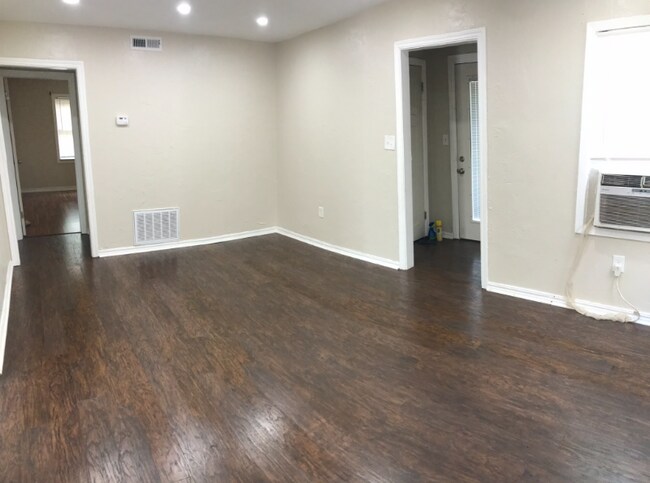 Foto del edificio - 708 NE 25th St