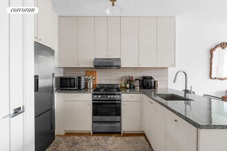 Building Photo - 737 Bergen St