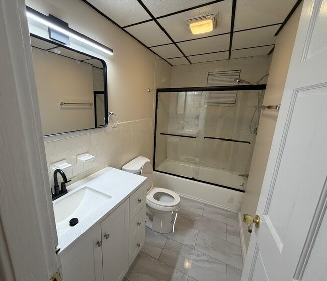 Apartment 1 Bathroom - 154 Oakland Ave