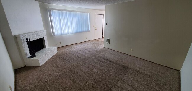 Building Photo - 3322 Willow Ct SE