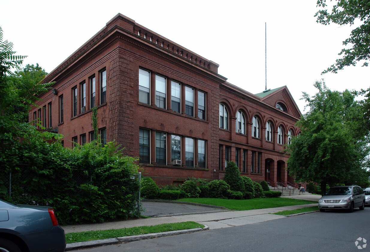 11 Ave, Springfield, MA 01105 Apartments in Springfield, MA