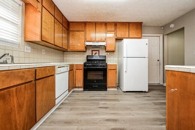 Foto del edificio - 4255 Loveless Pl
