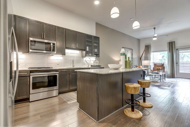 Building Photo - Alexan Lower Greenville