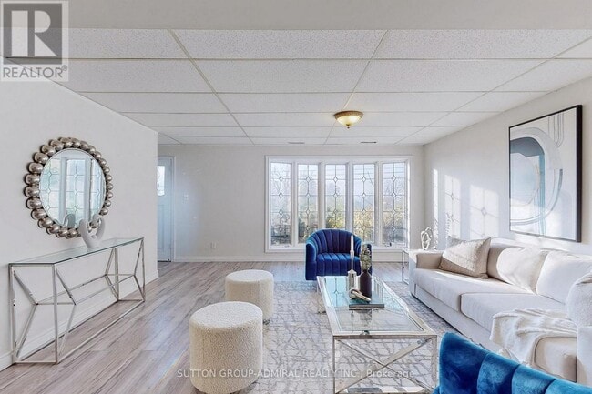 Building Photo - 2238 4th Line