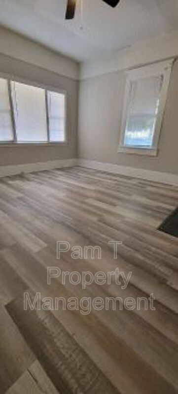 Building Photo - 625 W 38th St