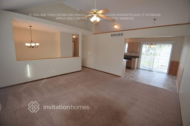 Building Photo - 833 N Elmwood Dr