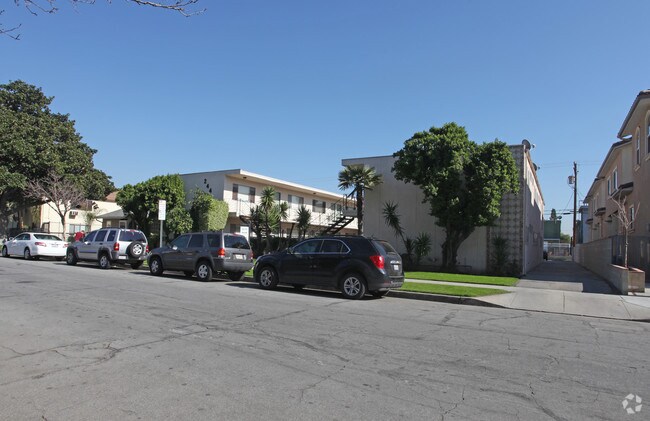 Foto principal - 244 W Tujunga Ave