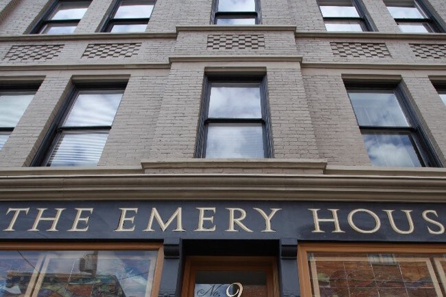 Foto del edificio - 9 E 5th St