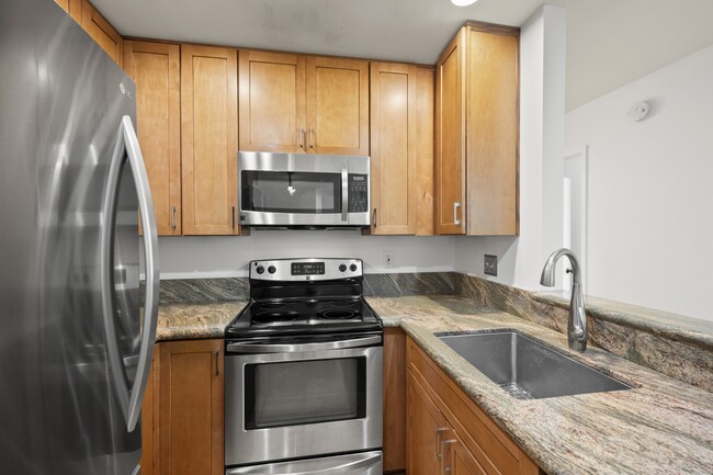 Building Photo - 4651 Pico St