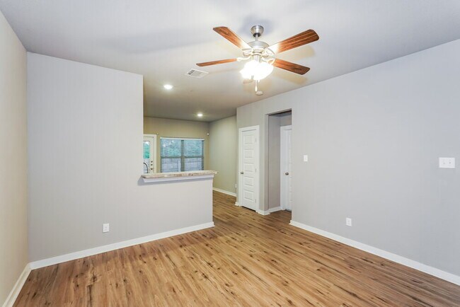 Foto del edificio - 218 S Preston St