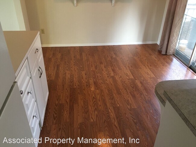 Foto del edificio - 3 br, 1.5 bath House - 23052 SW Main St