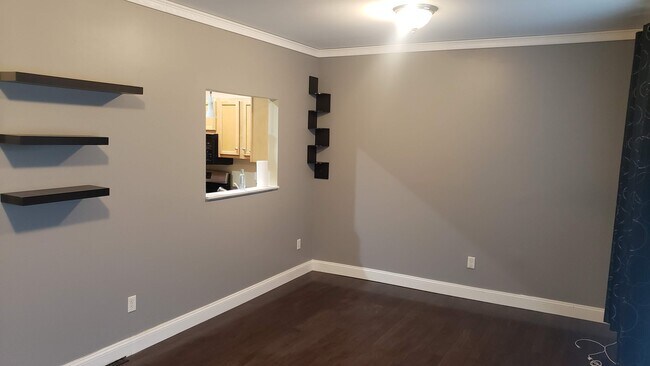Building Photo - 502 Armandale St