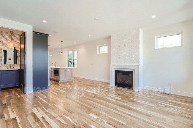 Building Photo - 3715 N Gaylord St