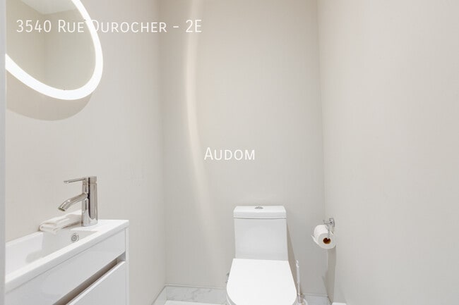 Building Photo - 3540 Rue Durocher