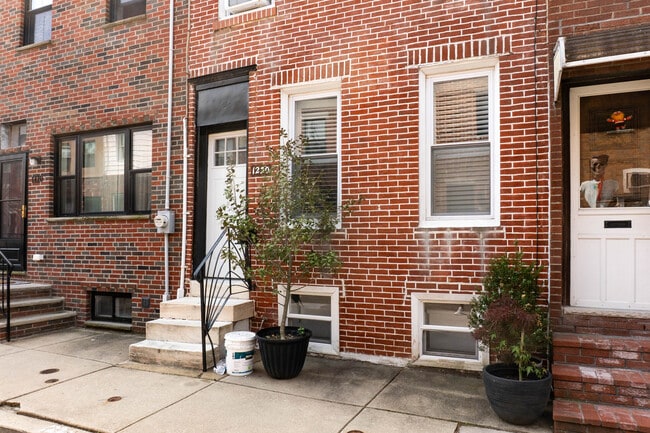 Foto del edificio - 1230 Mercy St