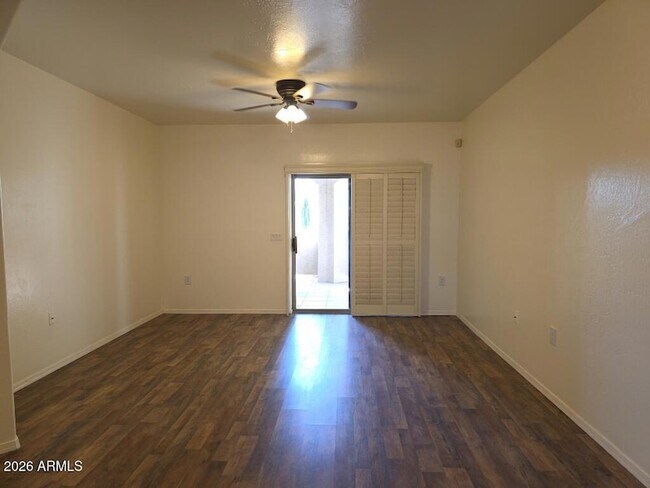 Foto del edificio - 5249 E Shea Blvd