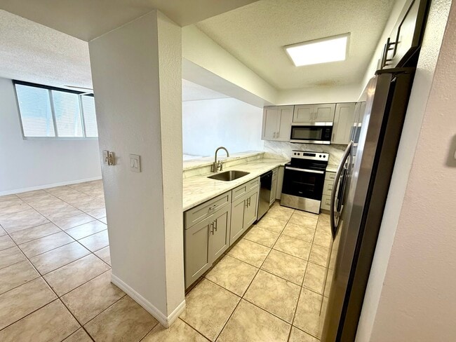 Foto del edificio - 3930 S Roosevelt Blvd